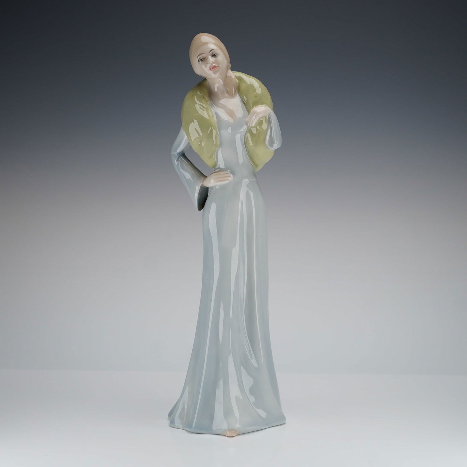 Royal Doulton Figurine, Chic HN2997 (1 of 3)
