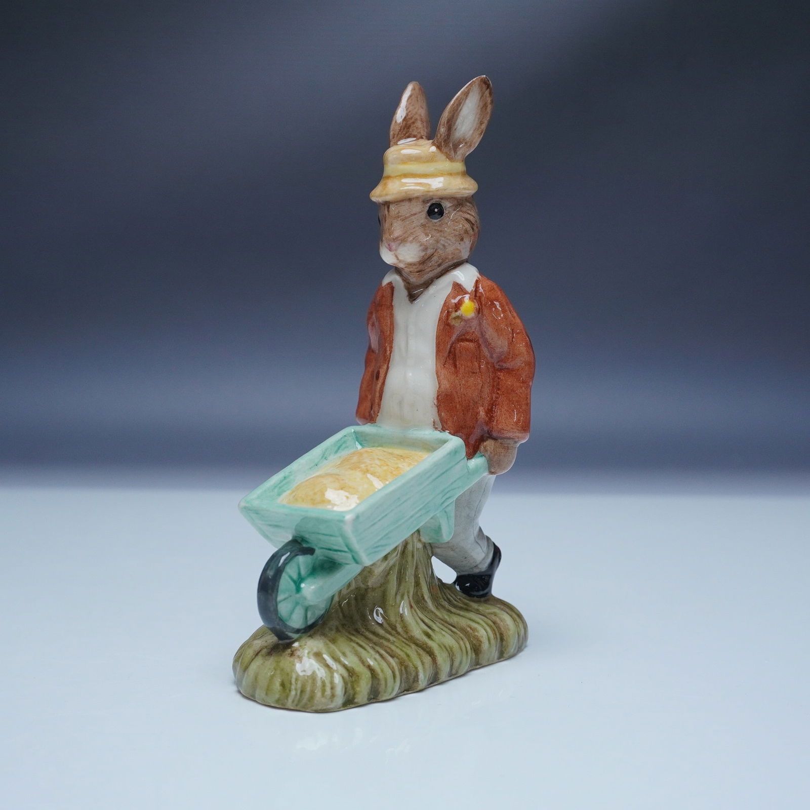 Royal Doulton Bunnykins Figurine, Gardener DB156 (1 of 5)