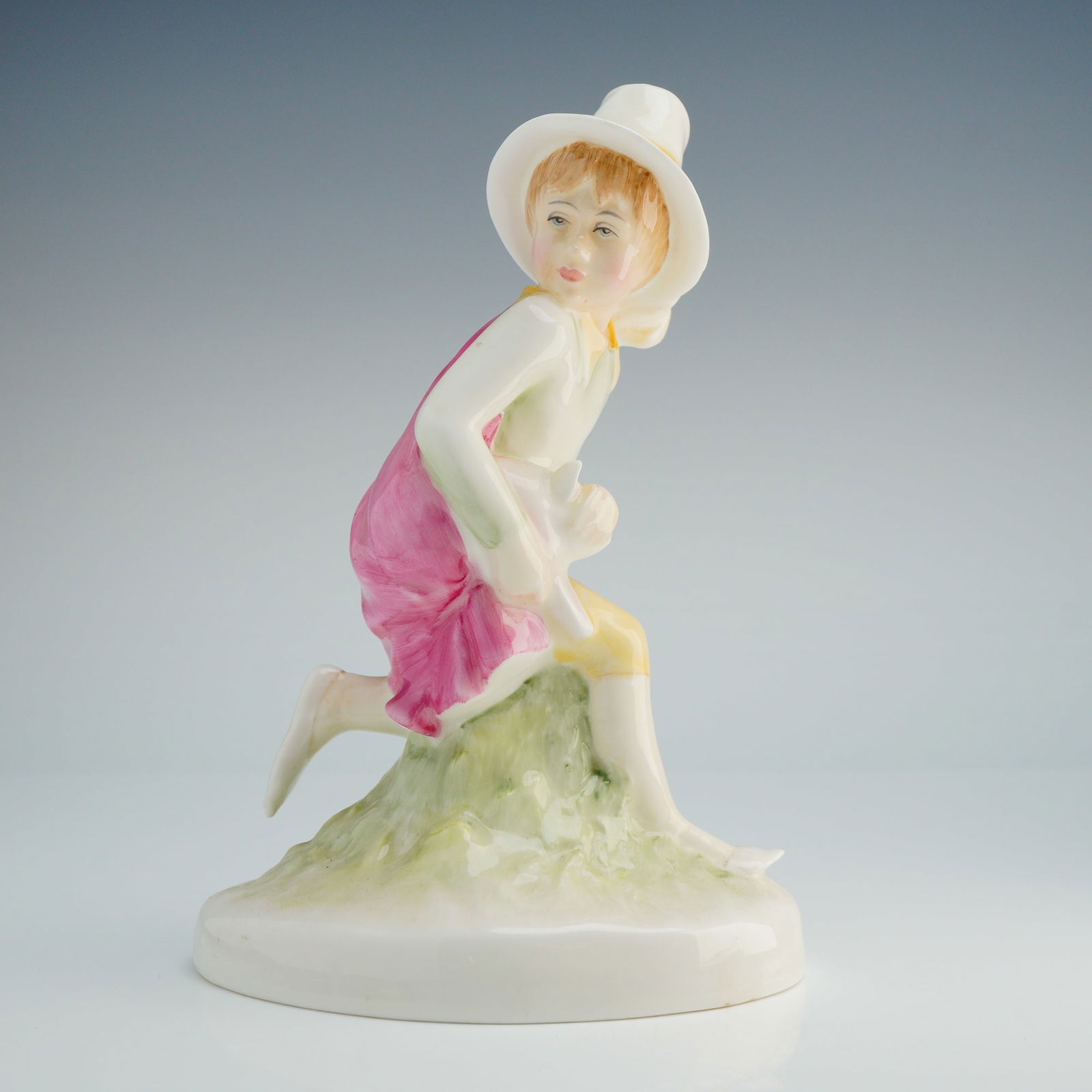 Royal Doulton Figurine Tom, Tom, the Piper's Son HN3032 (1 of 4)
