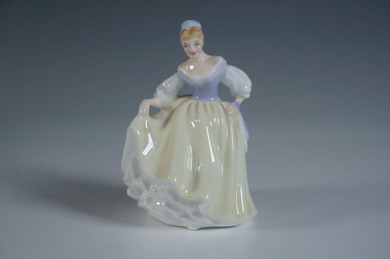 Royal Doulton Mini Figurine, Fair Lady HN3216 (1 of 4)