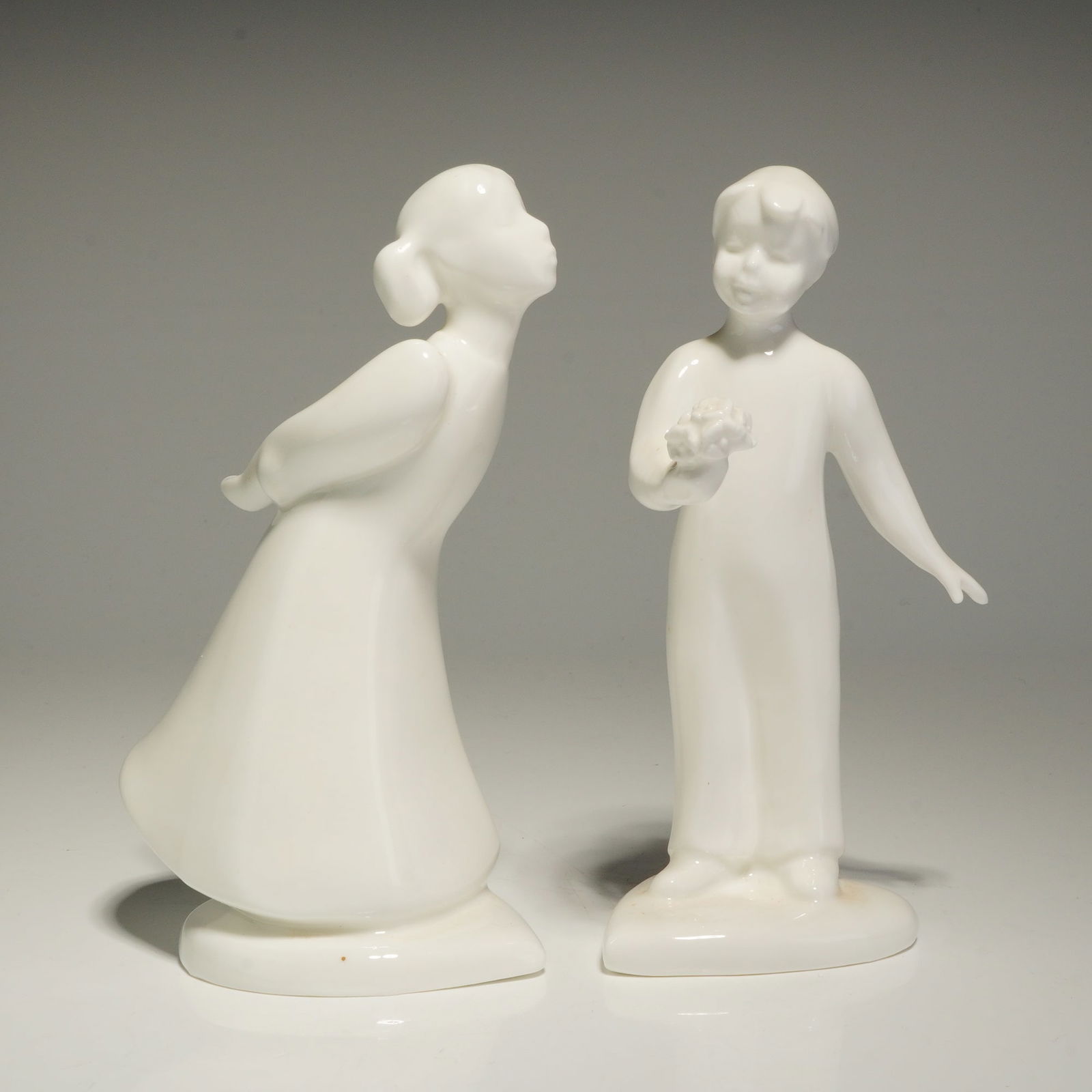 2pc Royal Doulton Figurines, The Kiss Girl HN4065 and Sweetheart Boy HN4351 (1 of 3)