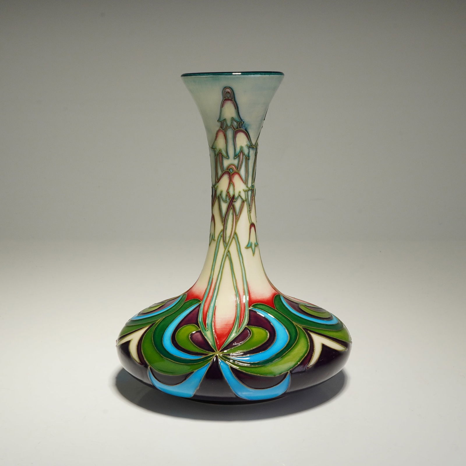 Moorcroft Blackwell Vase Shape 104/6 (1 of 5)