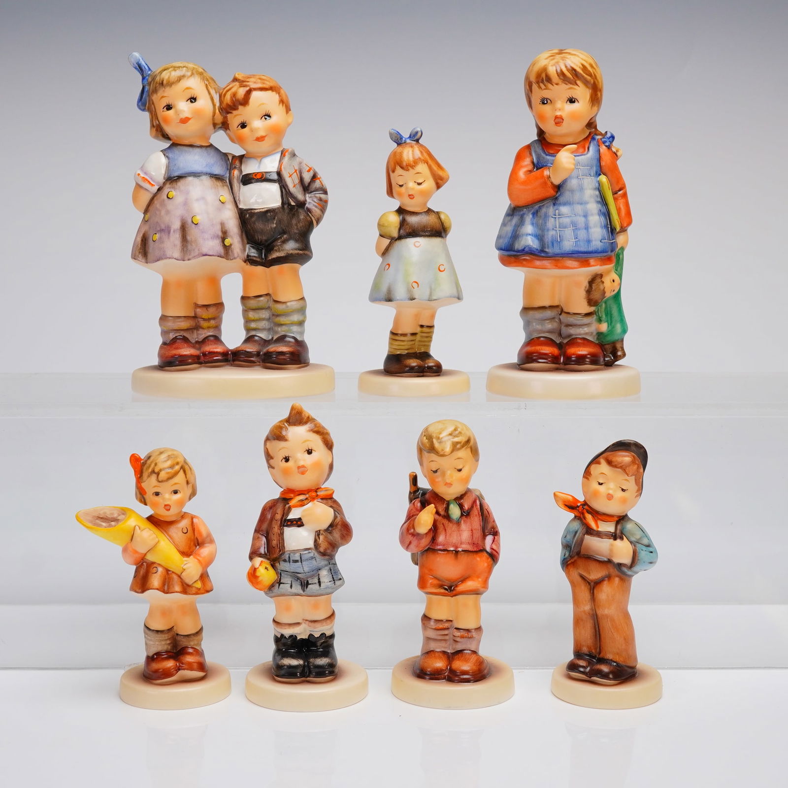7 Goebel Hummel Exclusive Figurines w/ Boxes (1 of 4)