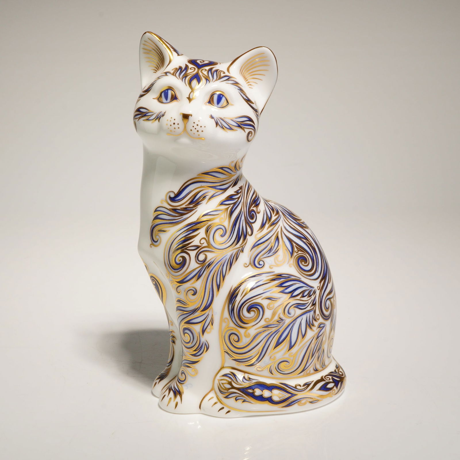 Royal Crown Derby Majestic Cat Paperweight (1 of 5)