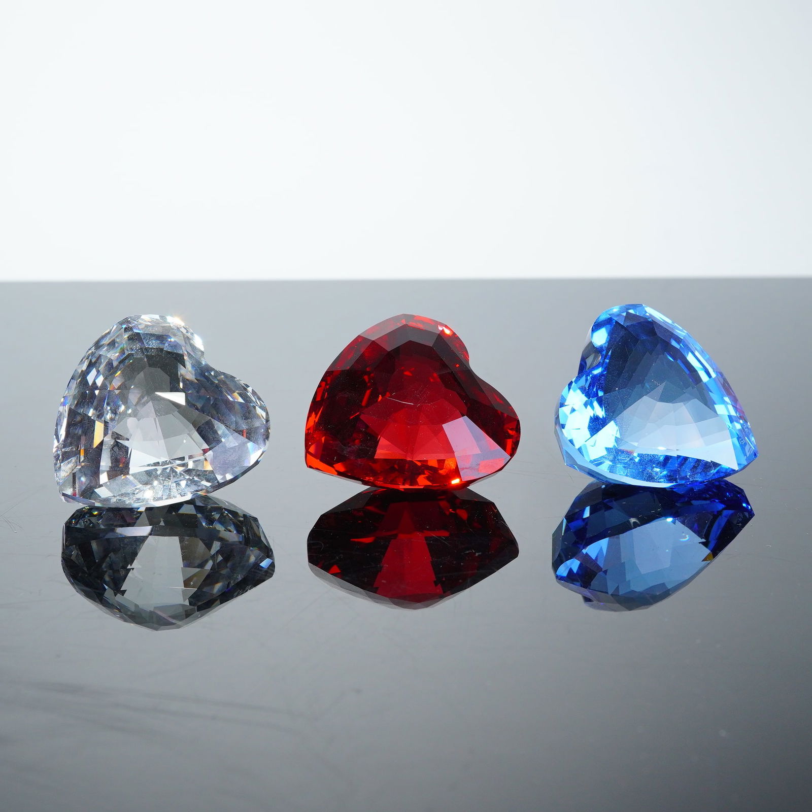 3pc Swarovski Faceted Crystal Heart Paperweights (1 of 4)