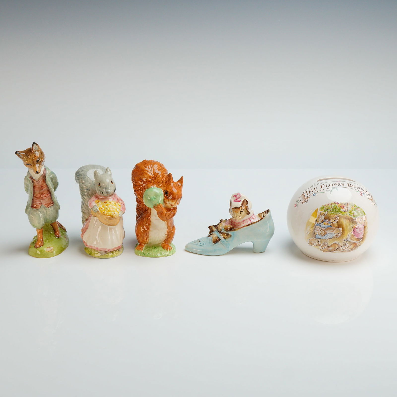 5pc Royal Albert Beatrix Potter Figurines and Coin Bank (1 of 3)