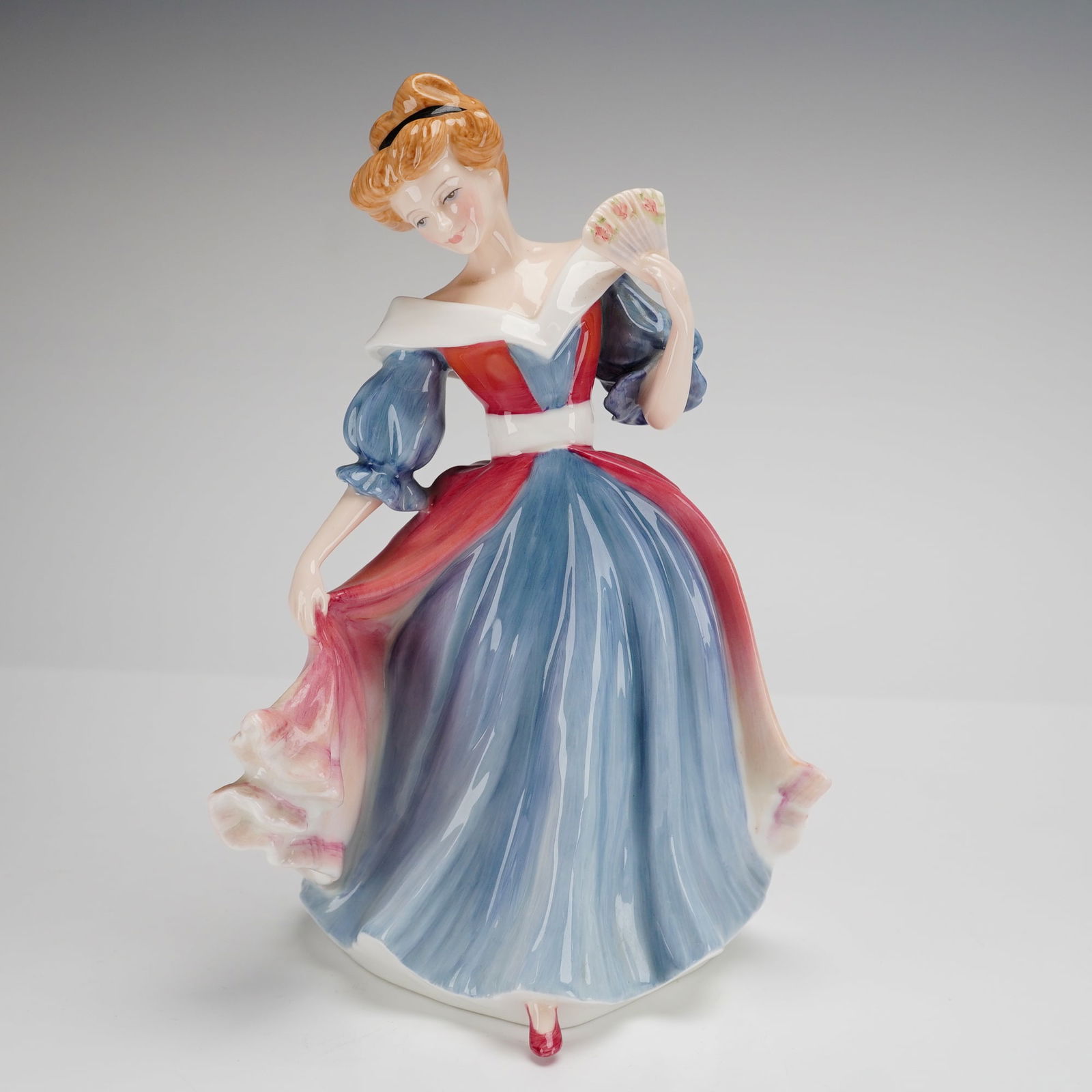 Royal Doulton Amy HN3316 Figure of the Year 1991 Bone China Figurine (1 of 3)