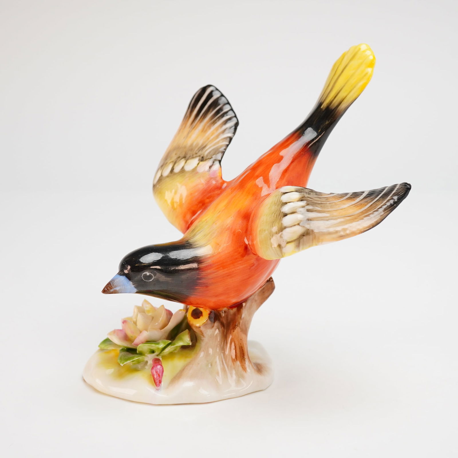 Royal Doulton Bone China Figurine Baltimore Oriole HN2542 (1 of 3)