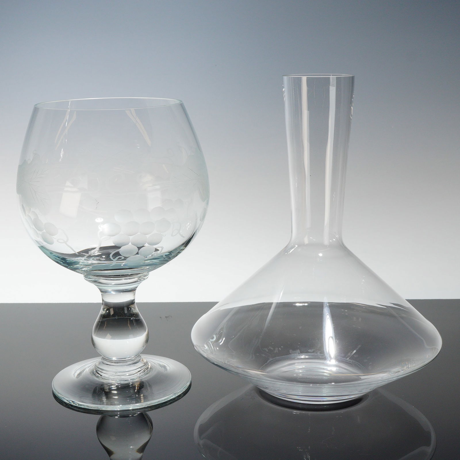 2pc Schott Zweisel Pure Wine Decanter and Engraved Glass Pedestal Bowl (1 of 4)