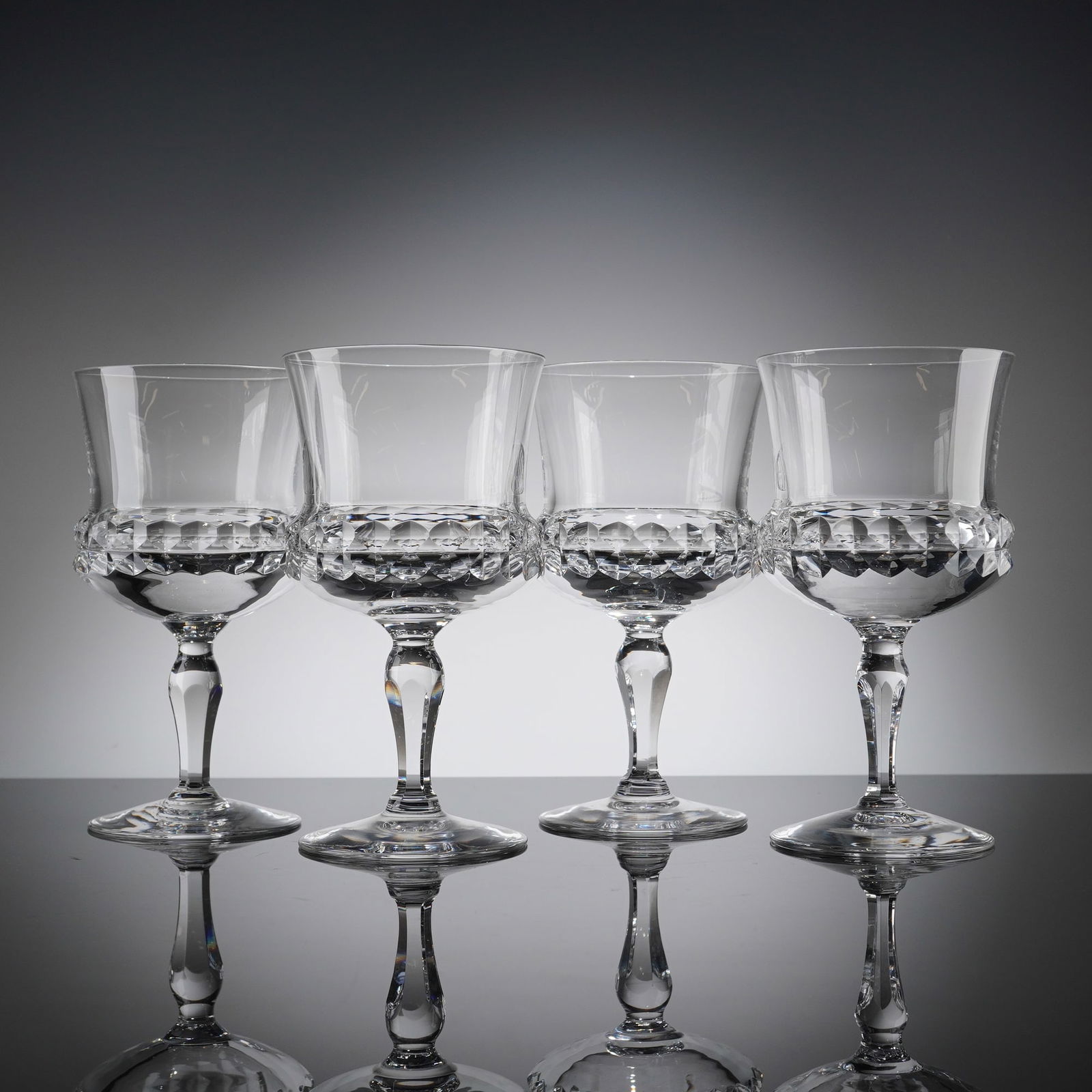 A Collection of 4 Orrefors Silvia Cut Crystal Claret Wine Glasses (1 of 4)
