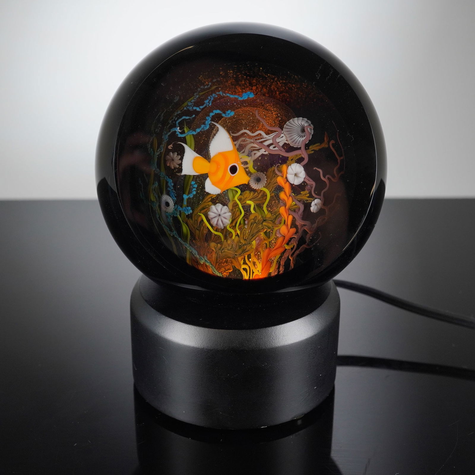 Stuart Abelman Art Glass Aquarium Sphere and Lighted Display Base 1997 (1 of 7)