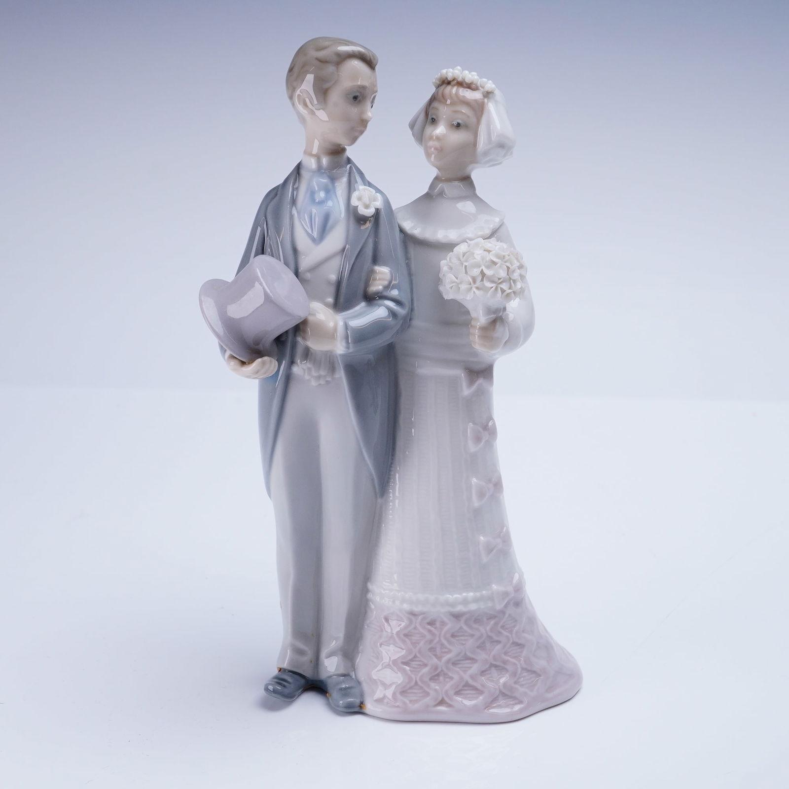 Lladro Porcelain Figurine Wedding 1004808 (1 of 4)