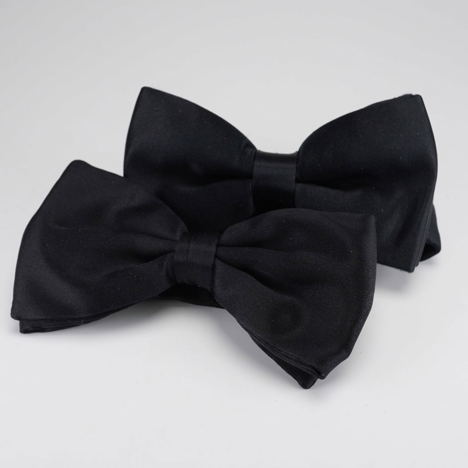 2pc Brioni Italy Black Silk Pre-Tied Adjustable Bow Ties (1 of 4)