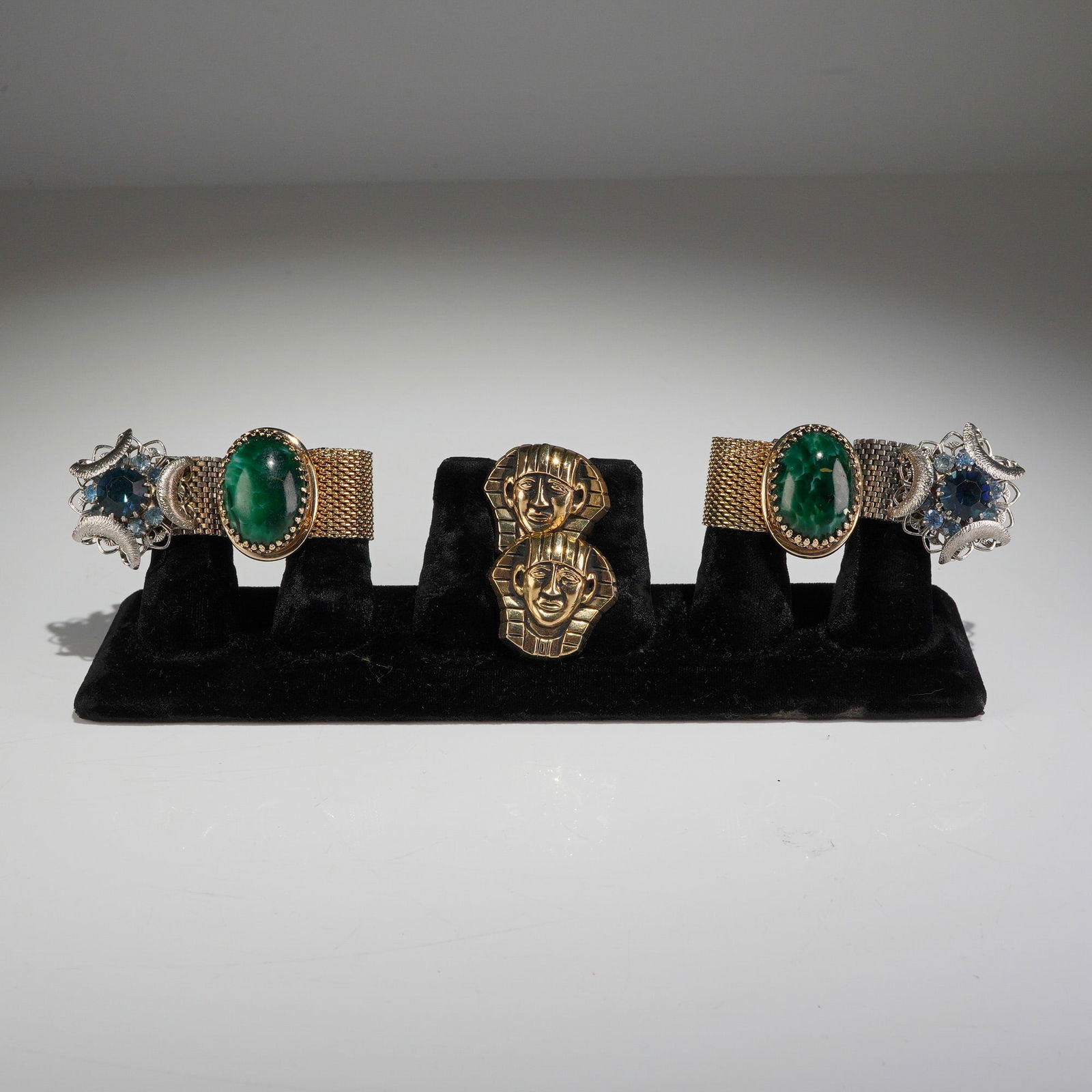 Three Pairs of Vintage Gold and Silver Tone Costume Cufflinks (1 of 4)