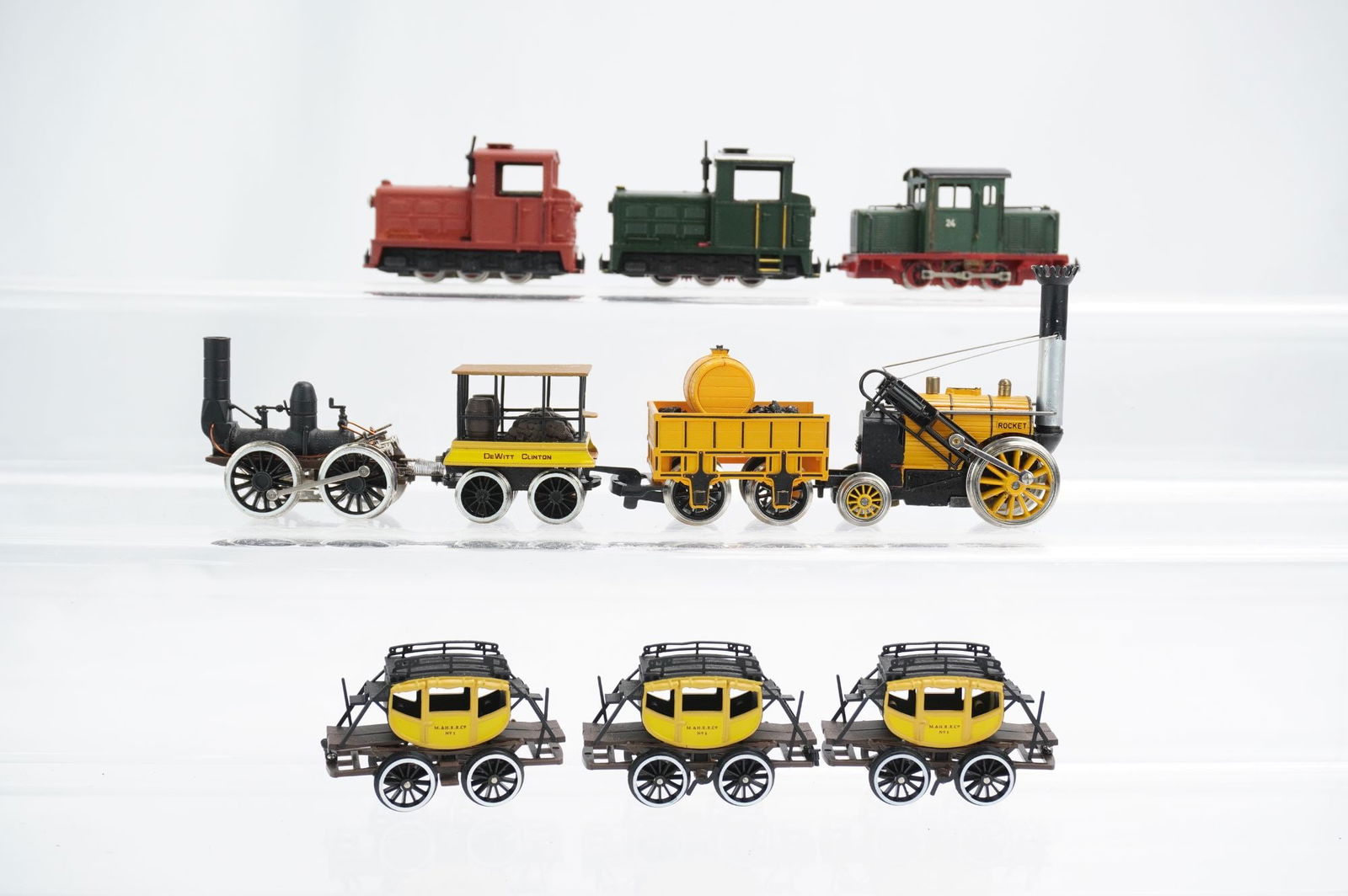 10pc Hornby OO Gauge Railway Models incl Rocket Train Pack (1 of 3)