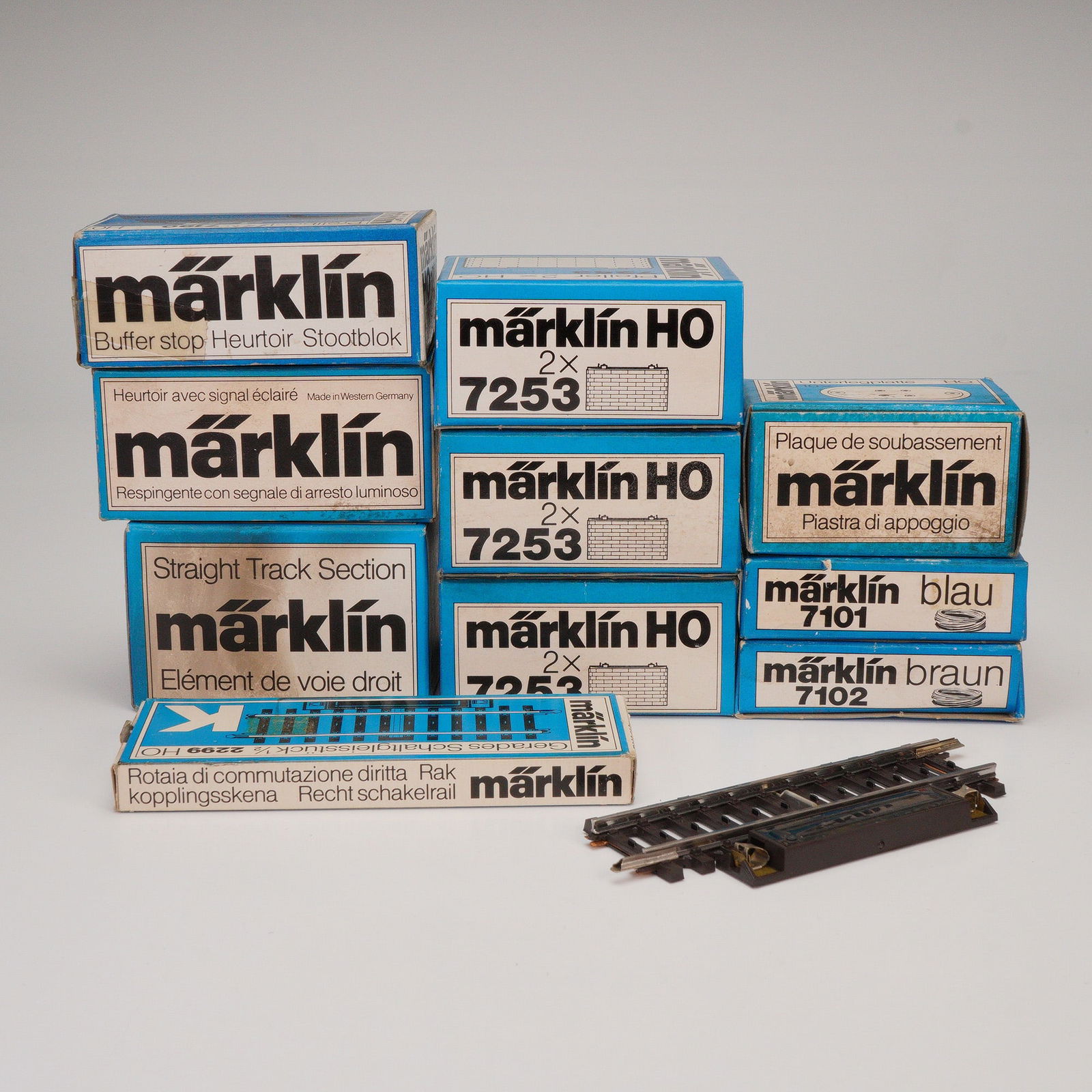 10pc Marklin HO Model Railway Track and Accessory Sets (1 of 5)