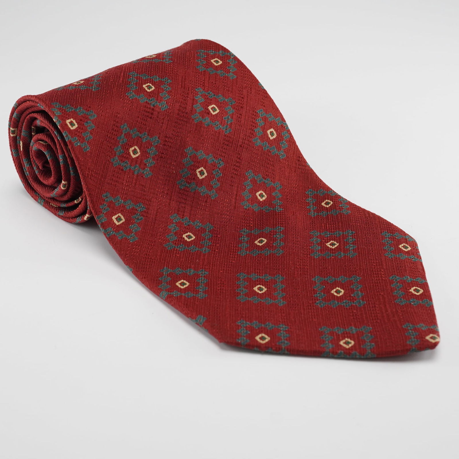 Giorgio Armani Mens Red Geometric Motif 100% Silk Necktie (1 of 5)