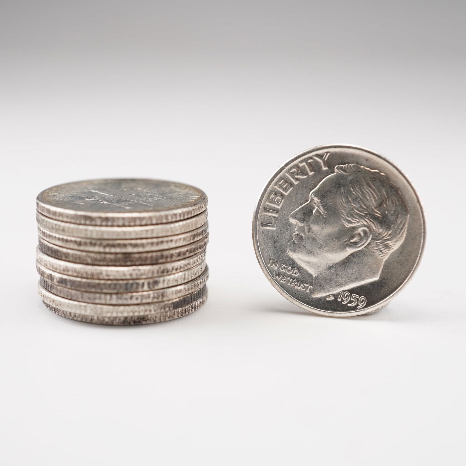 10pc 1959 Roosevelt Silver Dimes: Each struck in 90 percent silver with a total weight of approximately 2.5 grams per coin, containing about 0.0723 troy ounce of fine silver. The obverse features the portrait of Franklin D. Roosevelt