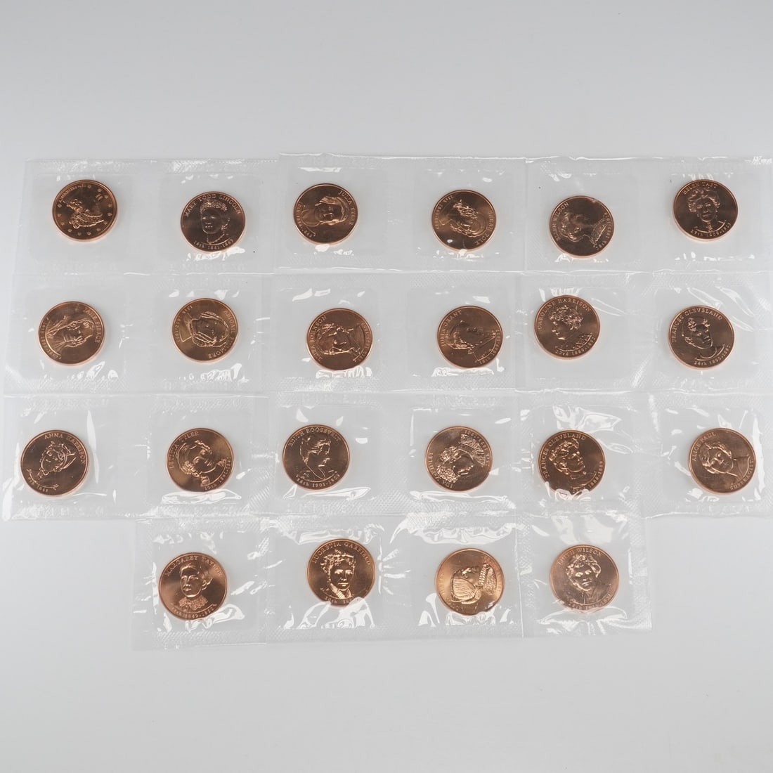 4pc 2009 - 2013 U.S. Mint Sets, First Spouse Bronze Medal Series: Collection of four United States Mint First Spouse Bronze Medal Sets from 2009 through 2013. Includes 2013 five-medal set featuring Ida McKinley, Edith Roosevelt, Helen Taft, Ellen Wilson, and Edith W