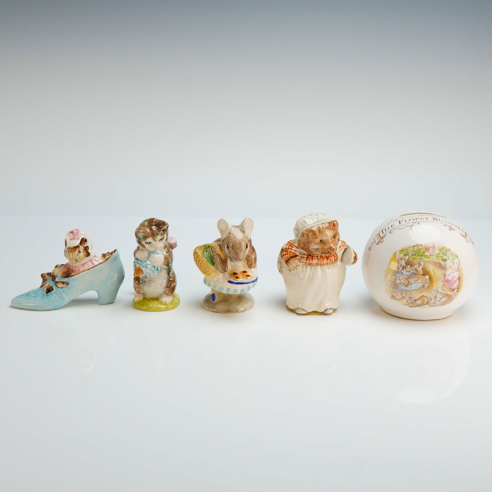 5pc Royal Albert Beatrix Potter Figurines and Coin Bank (1 of 3)