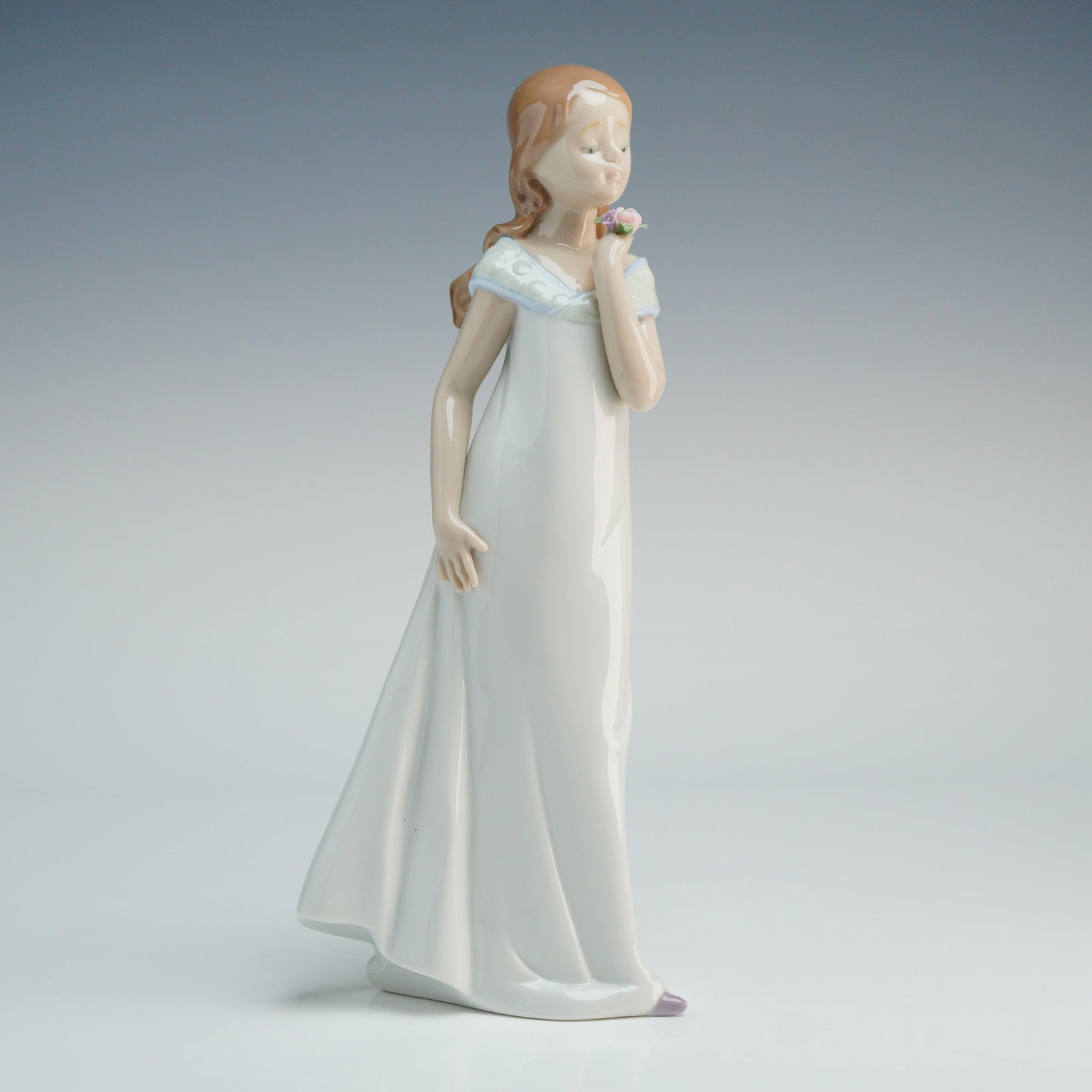 Lladro Porcelain Figurine, A Special Occasion 01008213 (1 of 5)
