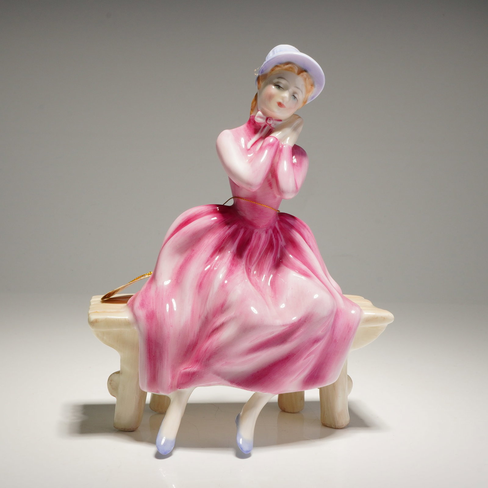 Royal Doulton Figurine Young Dreams HN3176 (1 of 4)