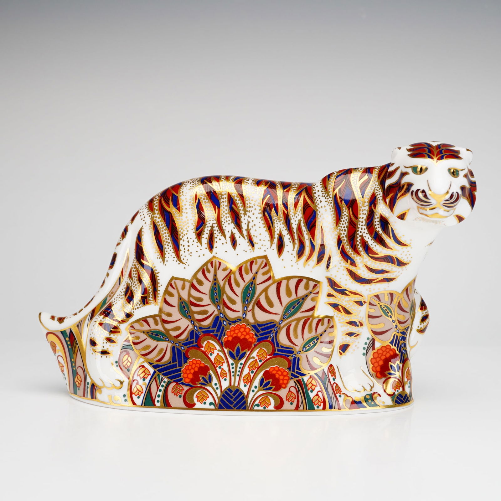 Royal Crown Derby Bone China Paperweight, Bengal Tiger (1 of 4)