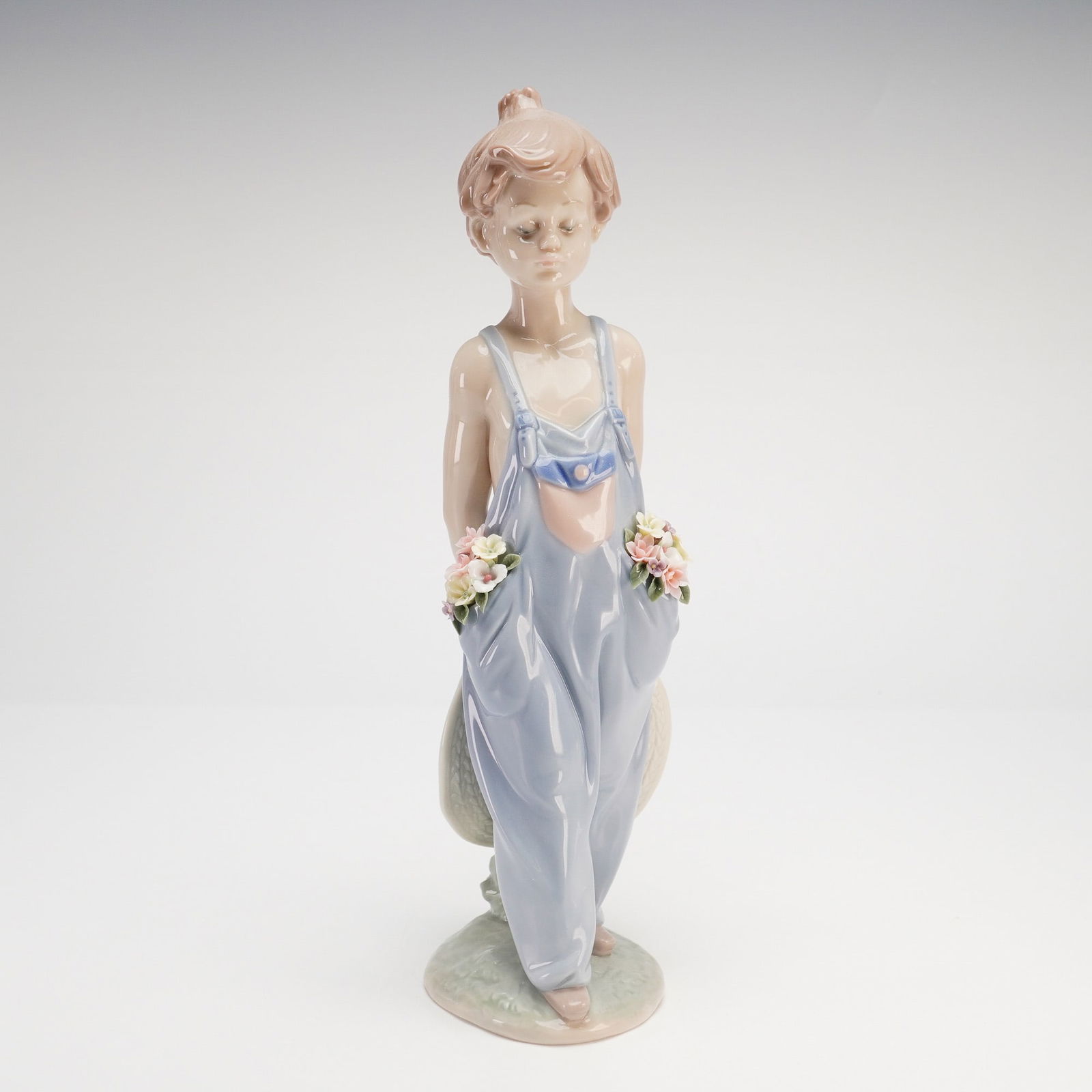 Lladro, Pocket Full of Wishes Model 7650 (1 of 3)