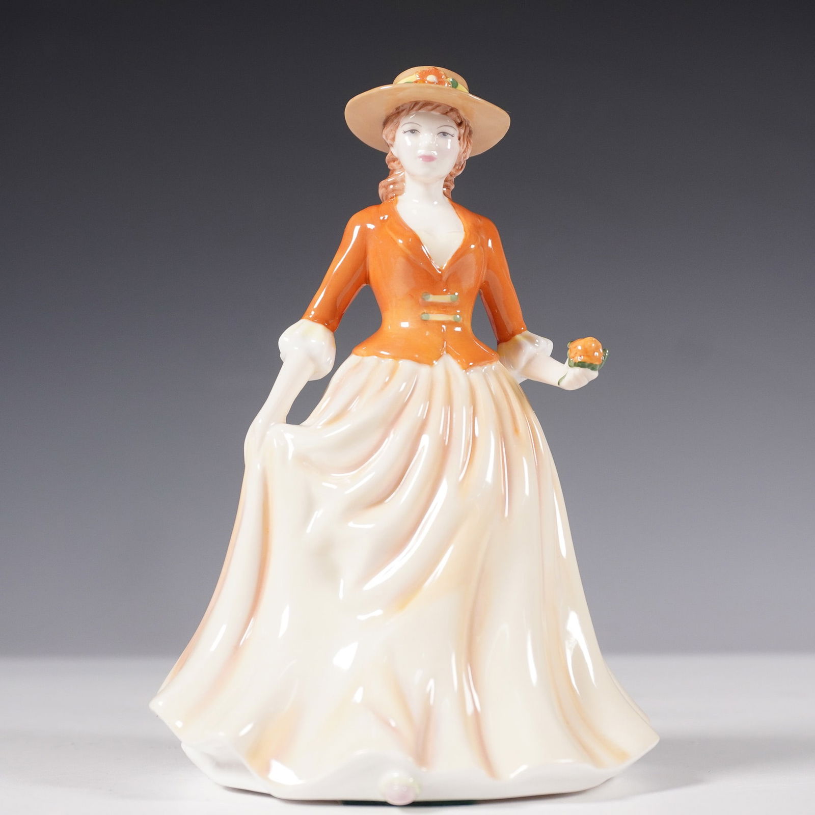 Royal Doulton Figurine, Autumn Stroll HN4588 (1 of 5)