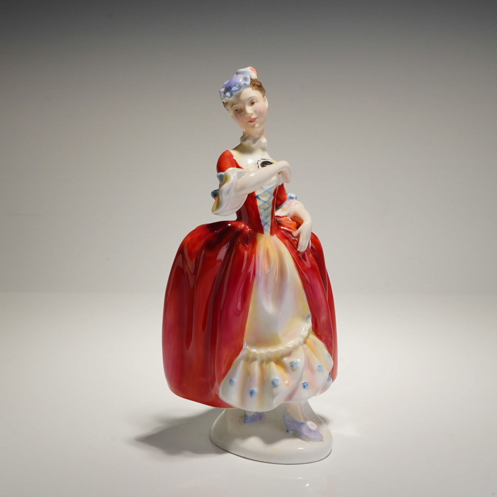 Royal Doulton Masquerade Figurine HN2259 (1 of 3)