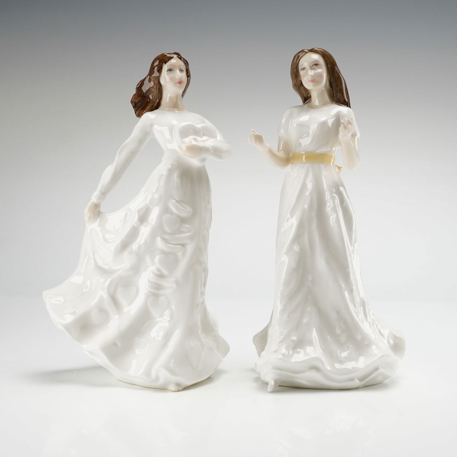 2pc Royal Doulton Figurines, Greetings HN4250 and Loving Thoughts HN3948 (1 of 3)
