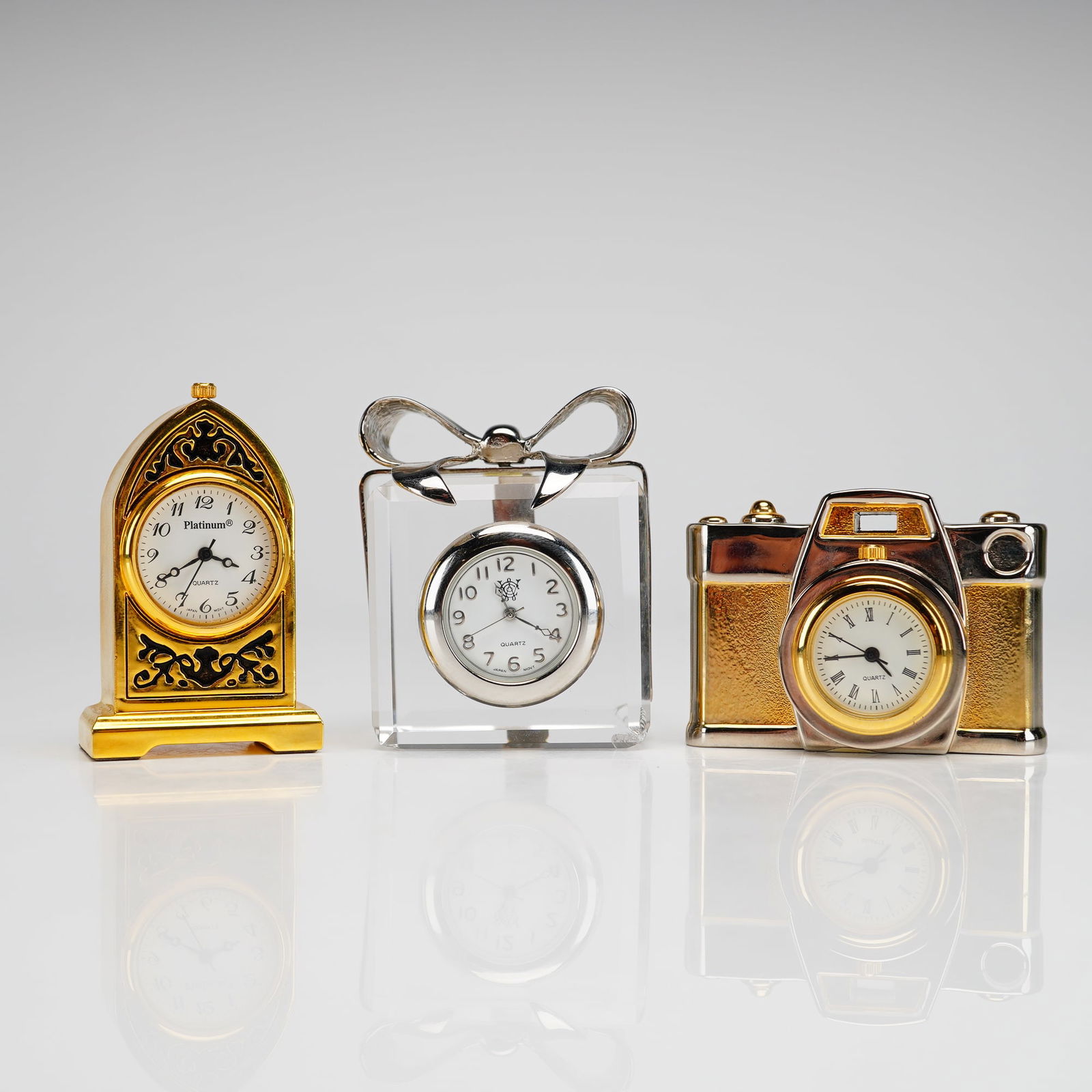 Three Platinum Brand Novelty Miniature Desk Clocks (1 of 3)