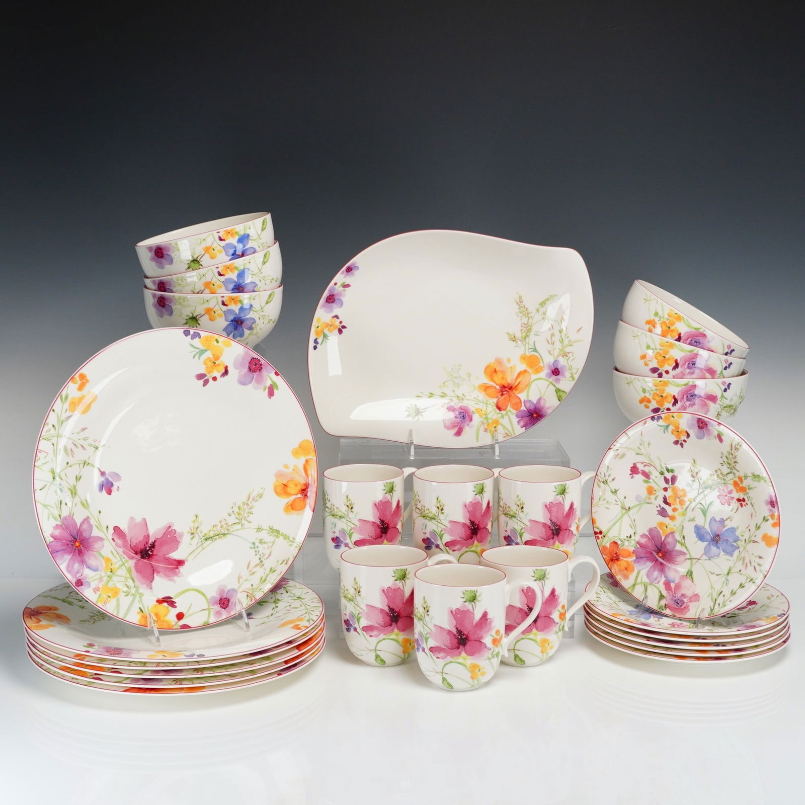 25pc Villeroy & Boch Dinnerware Service for 6 plus Platter, Mariefleur (1 of 5)