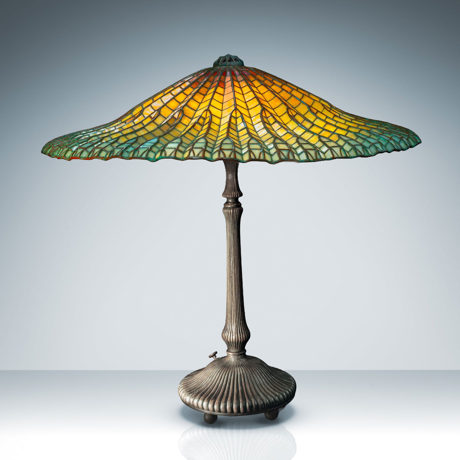 Tiffany Studios Lotus Table Lamp Early 20th Century (1 of 14)