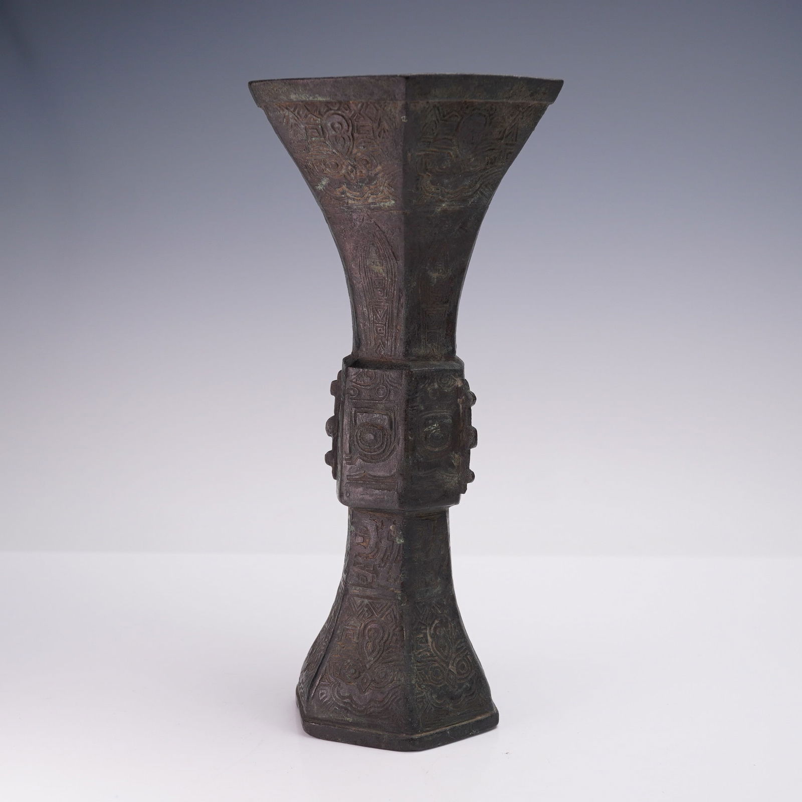Chinese Bronze Gu Vase (1 of 8)
