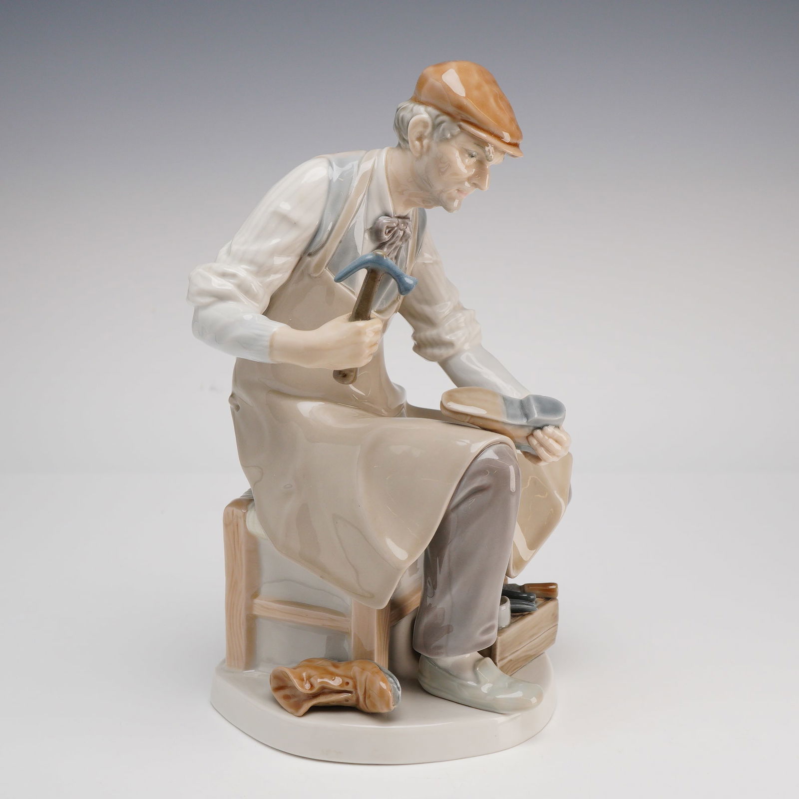 Lladro, Cobbler #4853 - 2