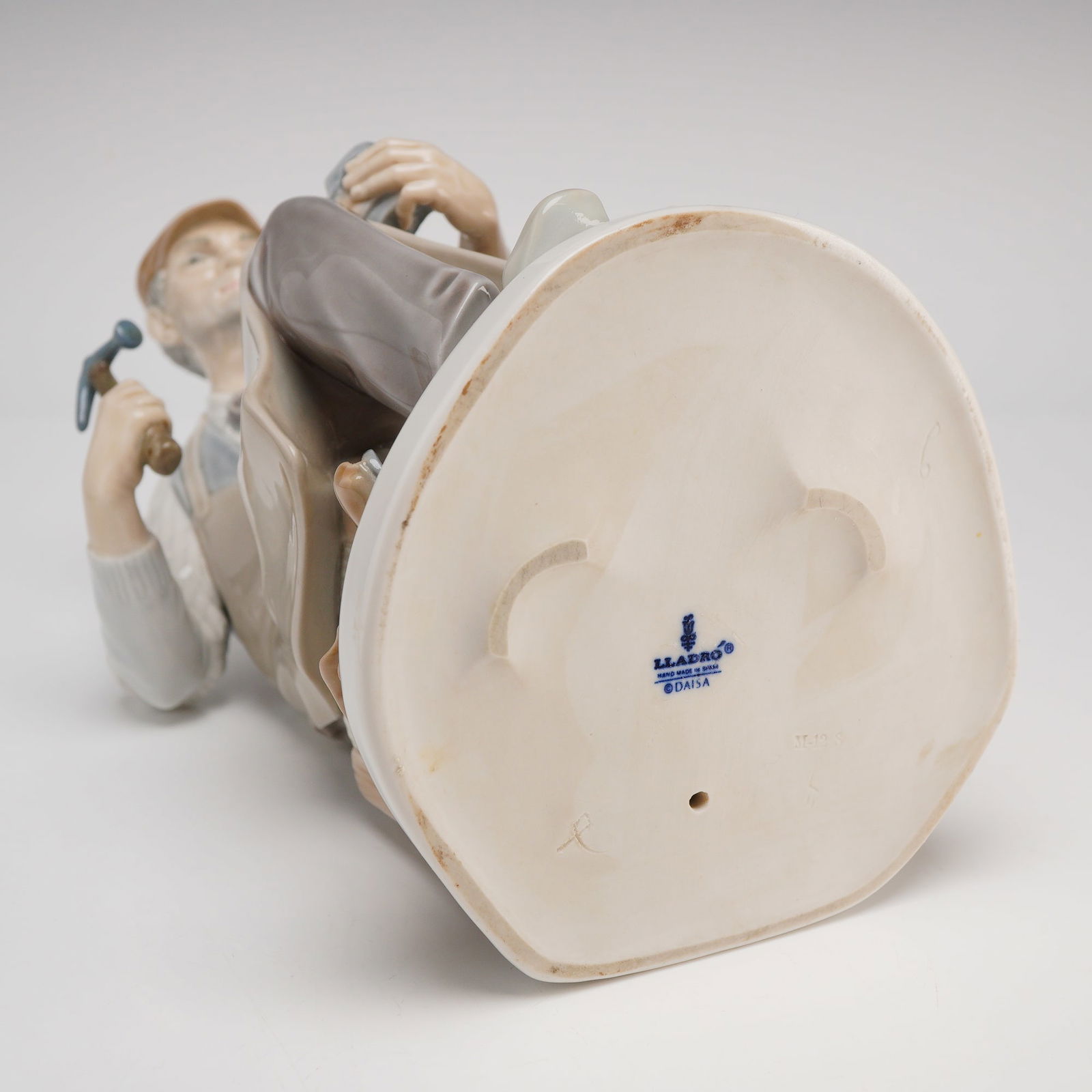 Lladro, Cobbler #4853 - 3