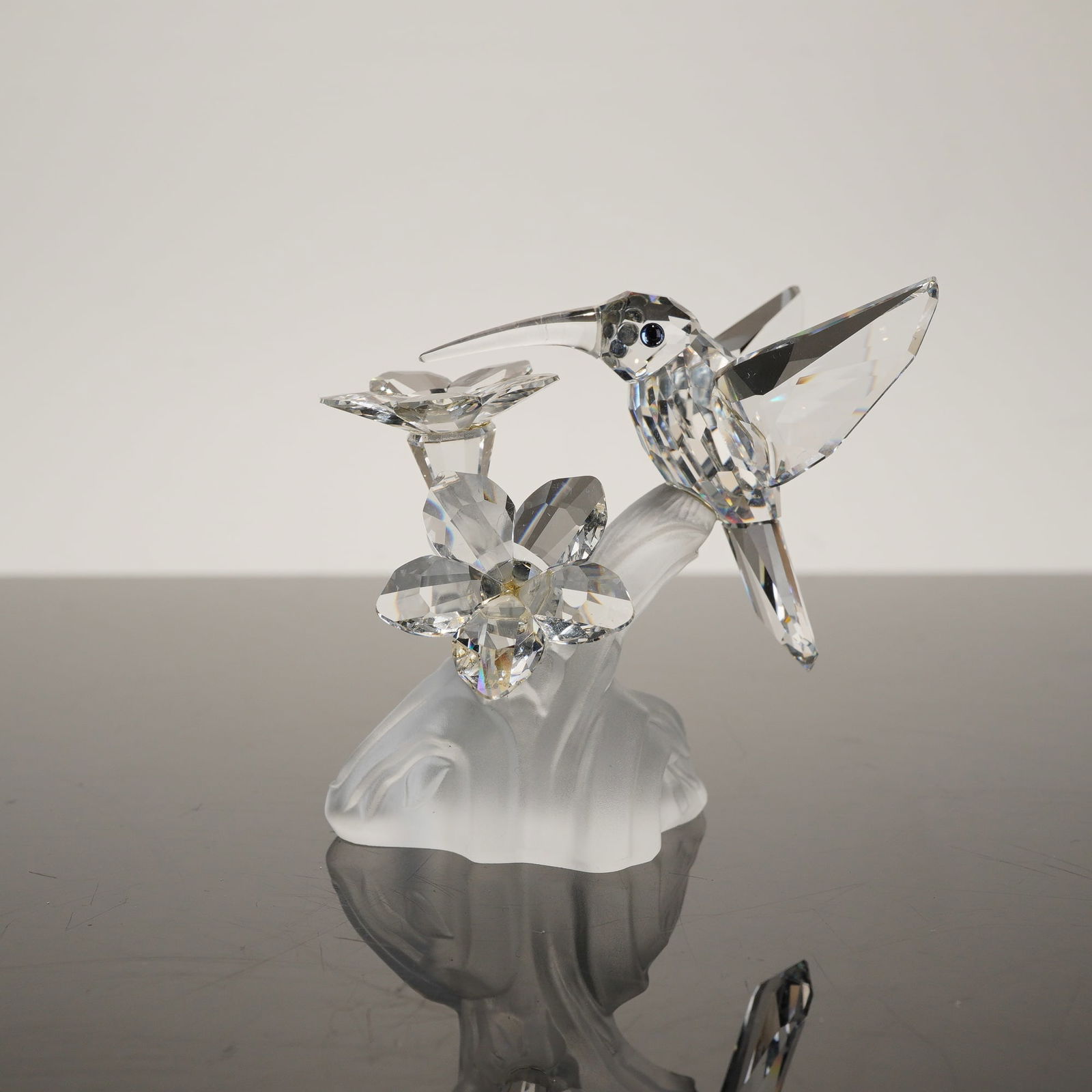 Swarovski Crystal Hummingbird and Flower Figurine with Box (1 of 5)