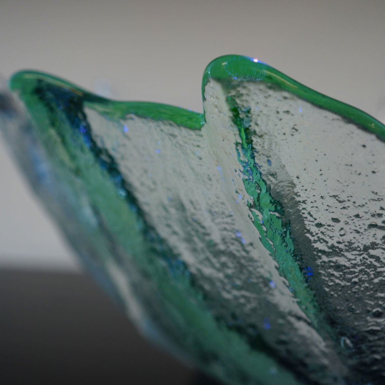 Blenko Cabbage Leaf Pattern Clear Handmade Uranium Glass Serving Bowl - 5