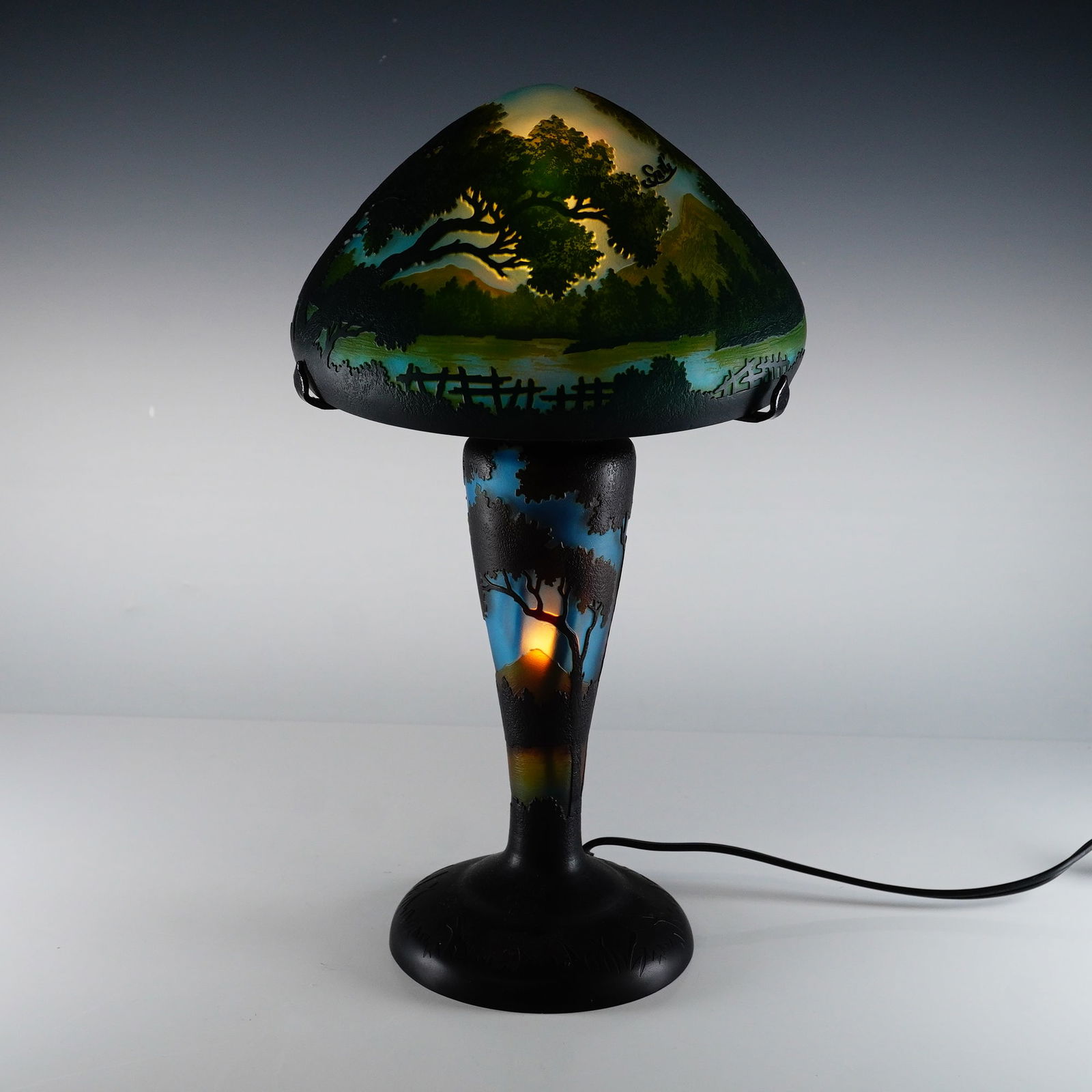 After Emile Galle Art Nouveau Style Cameo Glass Mushroom Table Lamp (1 of 6)