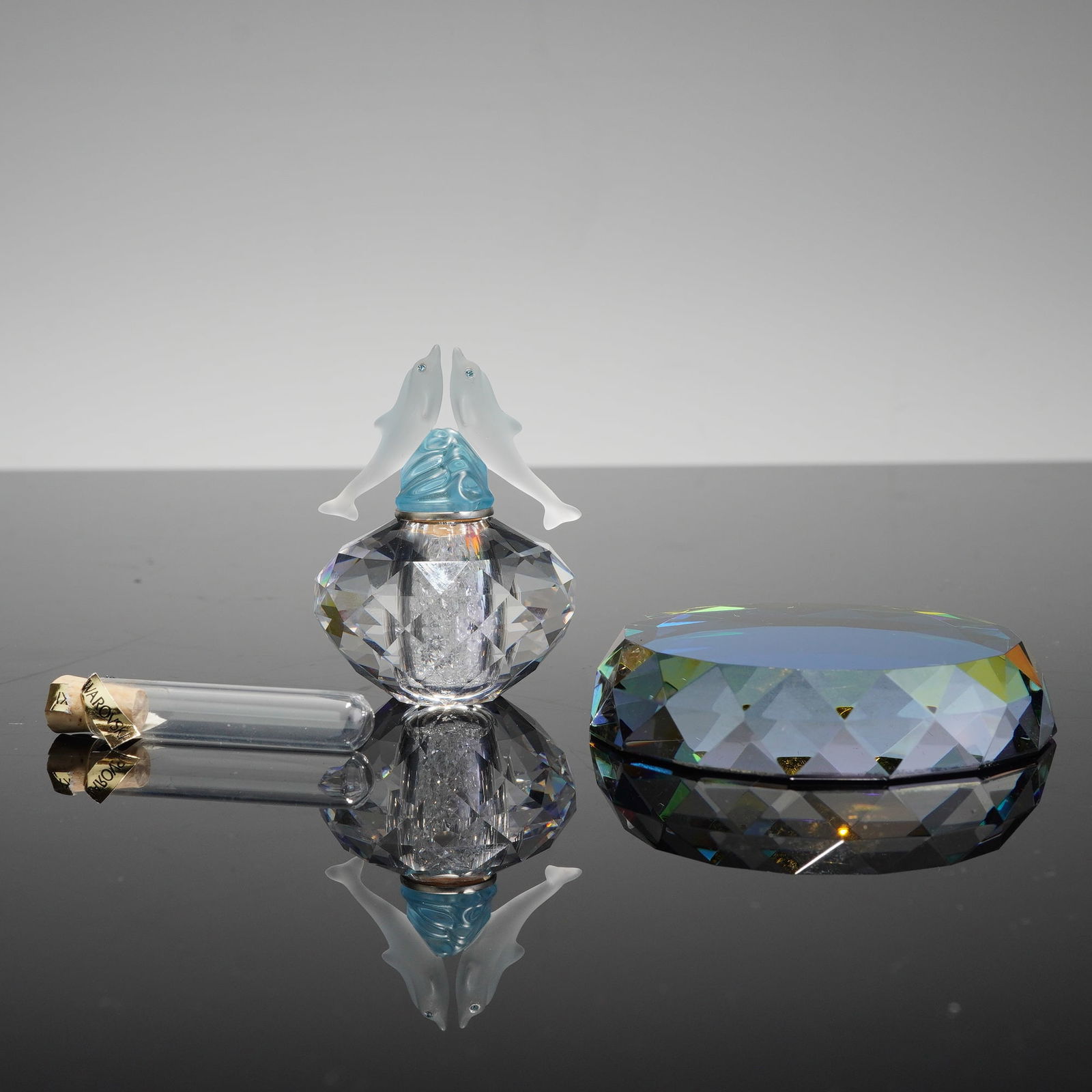Swarovski Arribas Collection Faceted Crystal Dolphin Flacon Scent Bottle and Base (1 of 5)