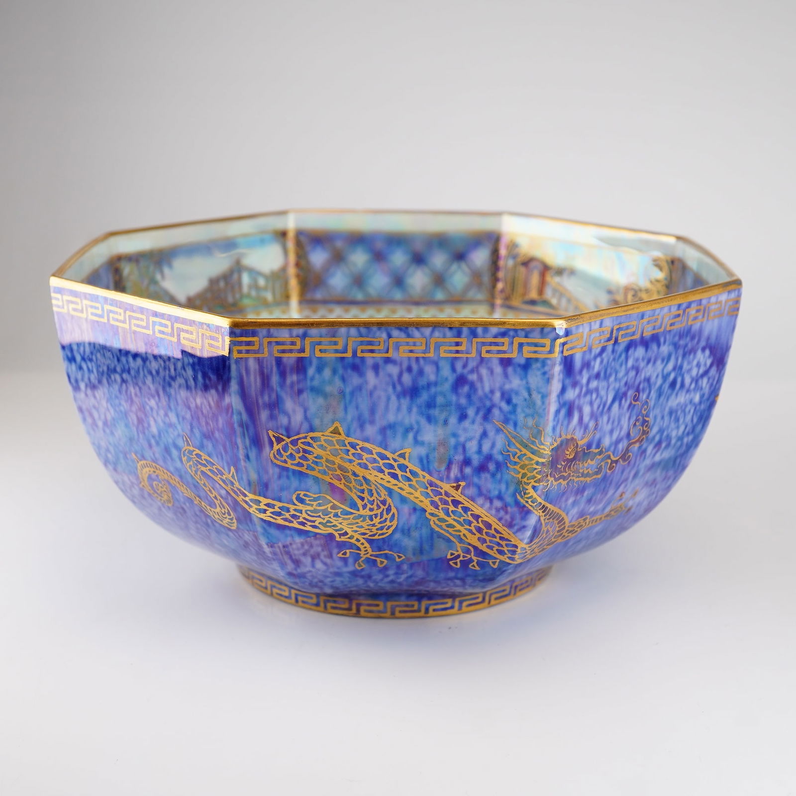 Wedgwood Fairyland Lustre Octagonal Bowl Rain Dragons Z4829 (1 of 7)