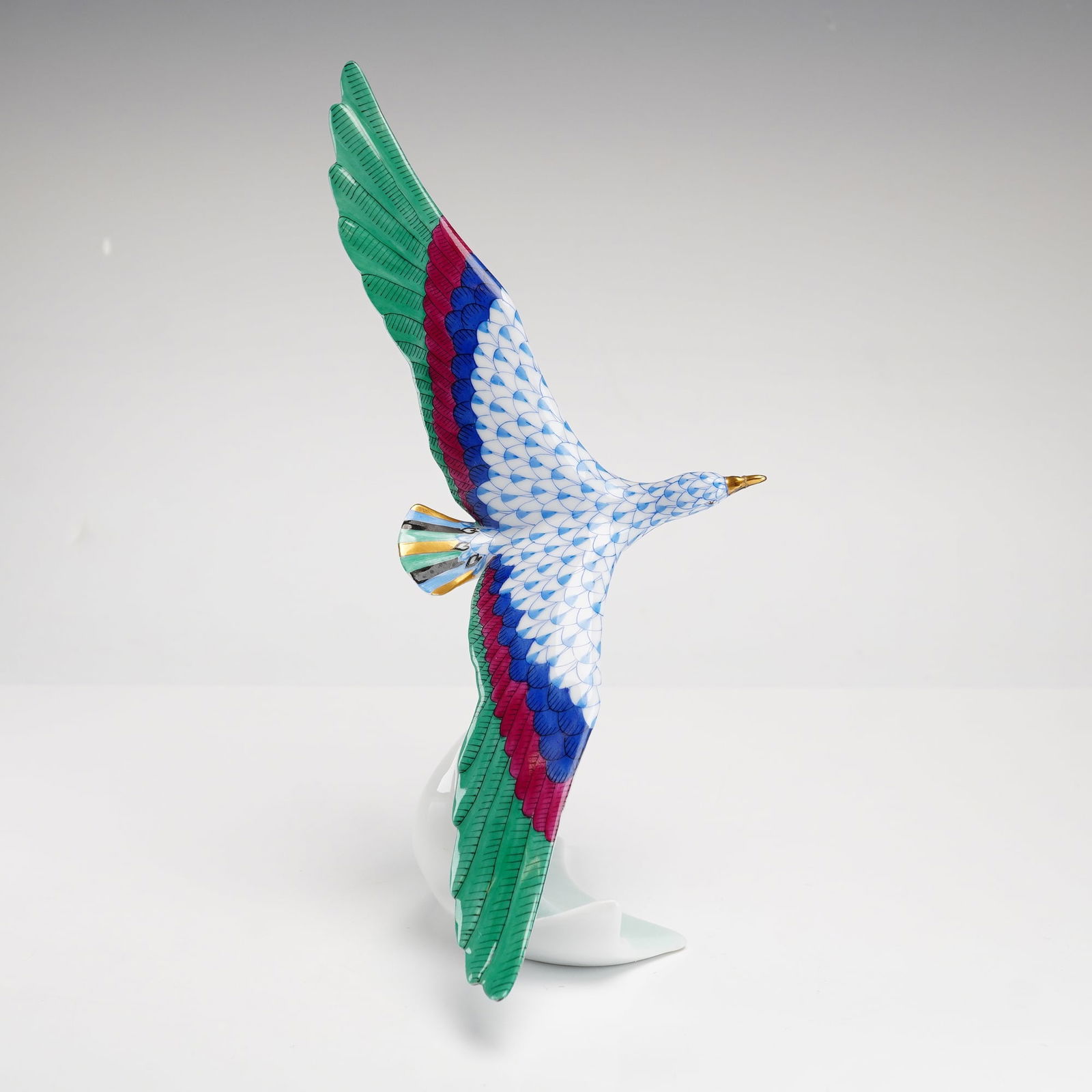 Herend Fishnet Seagull in Flight Figurine (1 of 3)