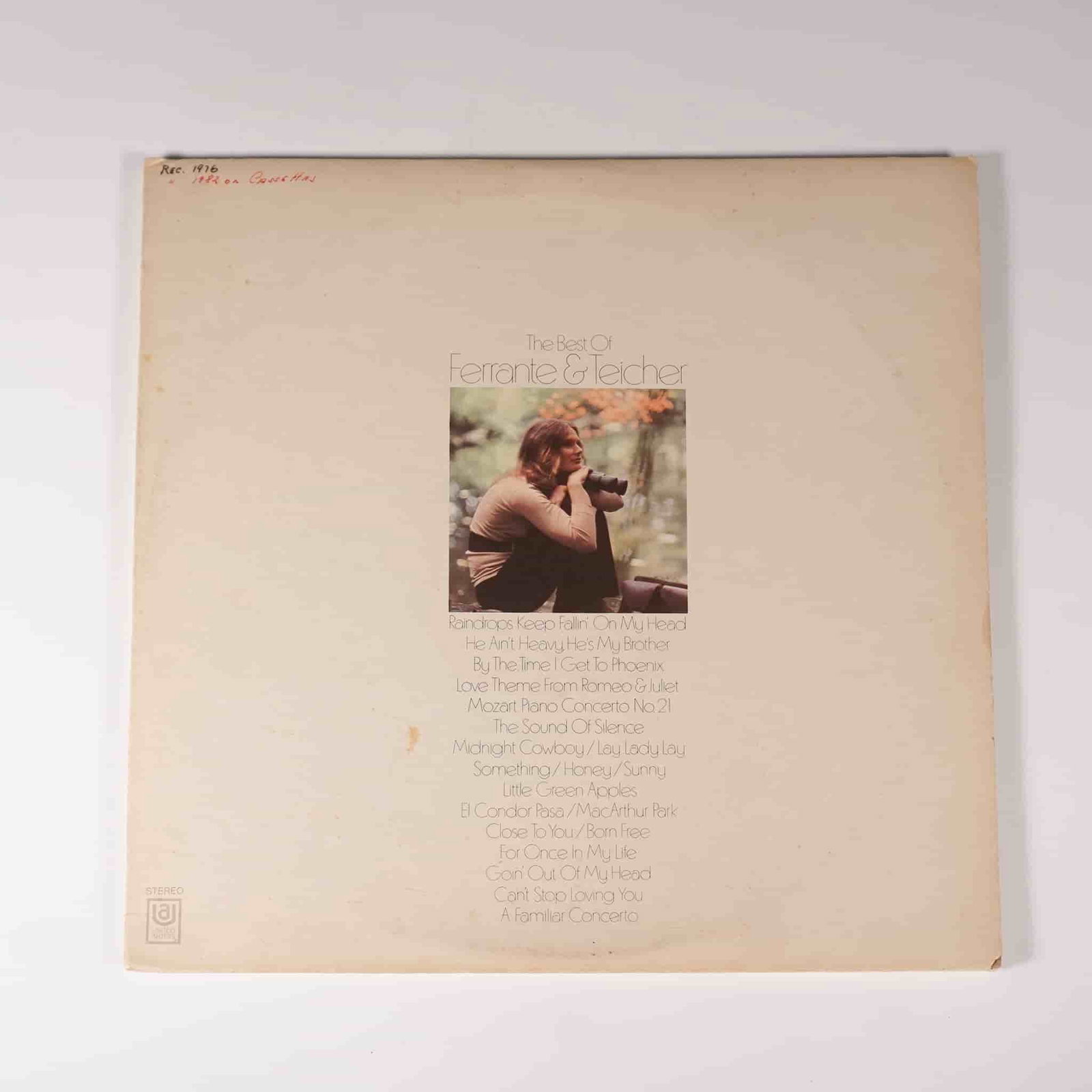 Ferrante & Teicher The Best of Ferrante & Teicher Vinyl LP Easy Listening: This vinyl LP, The Best of Ferrante and Teicher, showcases the legendary piano duo known for their lush orchestral arrangements and innovative sound. Released by United Artists Records in the United S