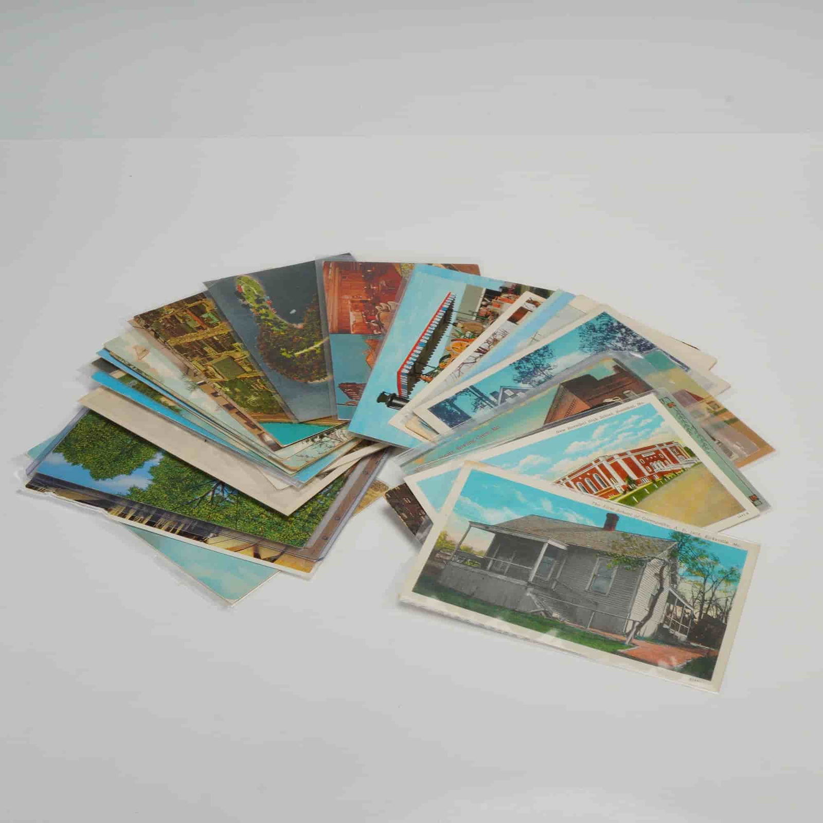 A Collection of Vintage American Postcards, Mid-20th Century, (1 of 2)