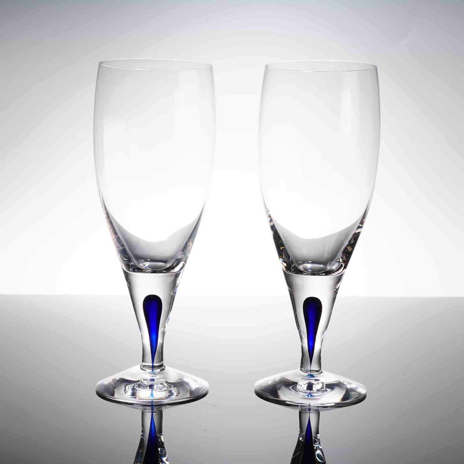 2 Orrefors Intermezzo Blue Champagne Flutes Lagerbielke (1 of 5)
