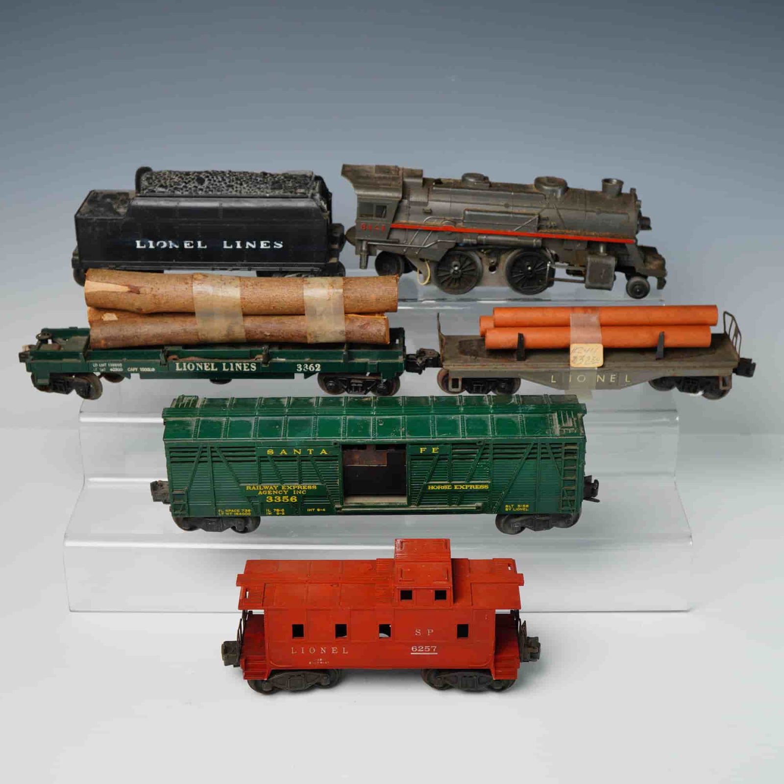 6pc Lionel Model Railroad Components MPC and Postwar Era (1 of 3)