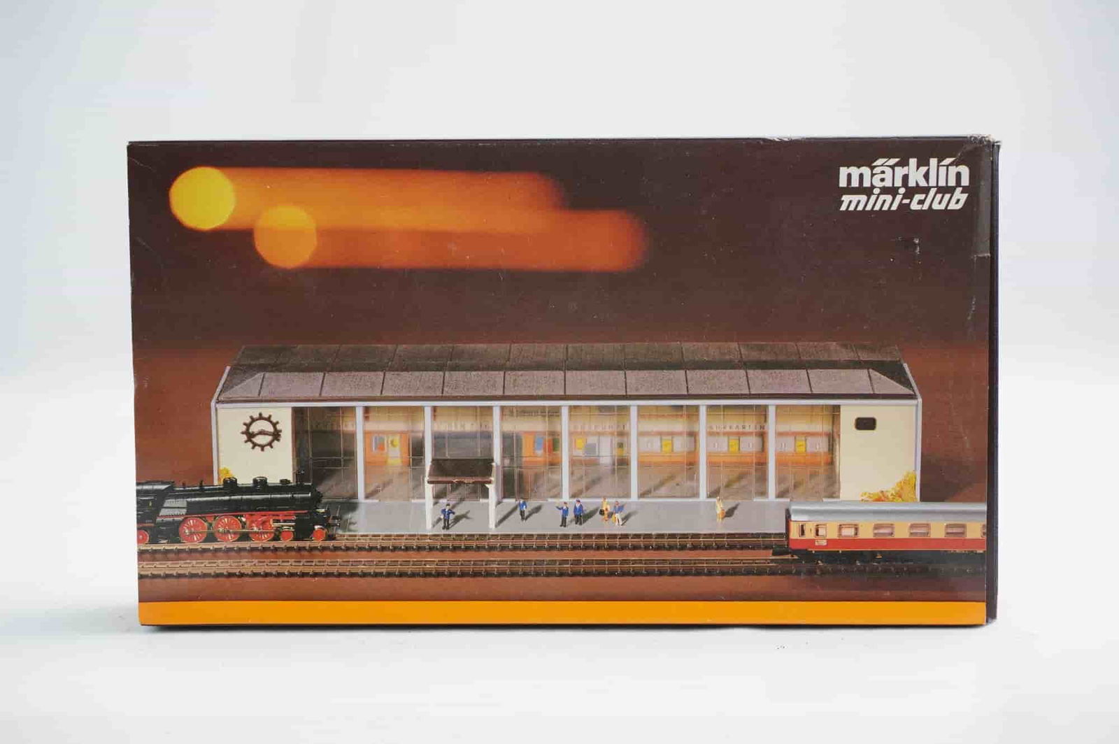 Marklin 8960 Z Scale Goppingen Station Building Kit: An unassembled model kit for a Z-scale railway station, identified through market consensus as the Marklin 8960 Bahnhof Goppingen. The kit is part of the Marklin mini-club line. The components are