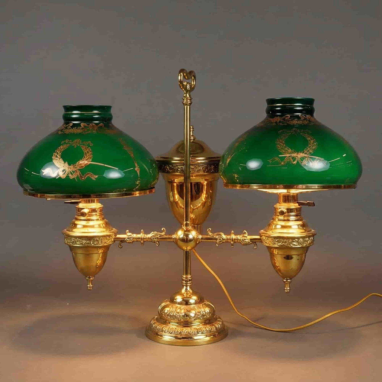 Baron & Houghin American Brass Double Student Lamp (1 of 6)