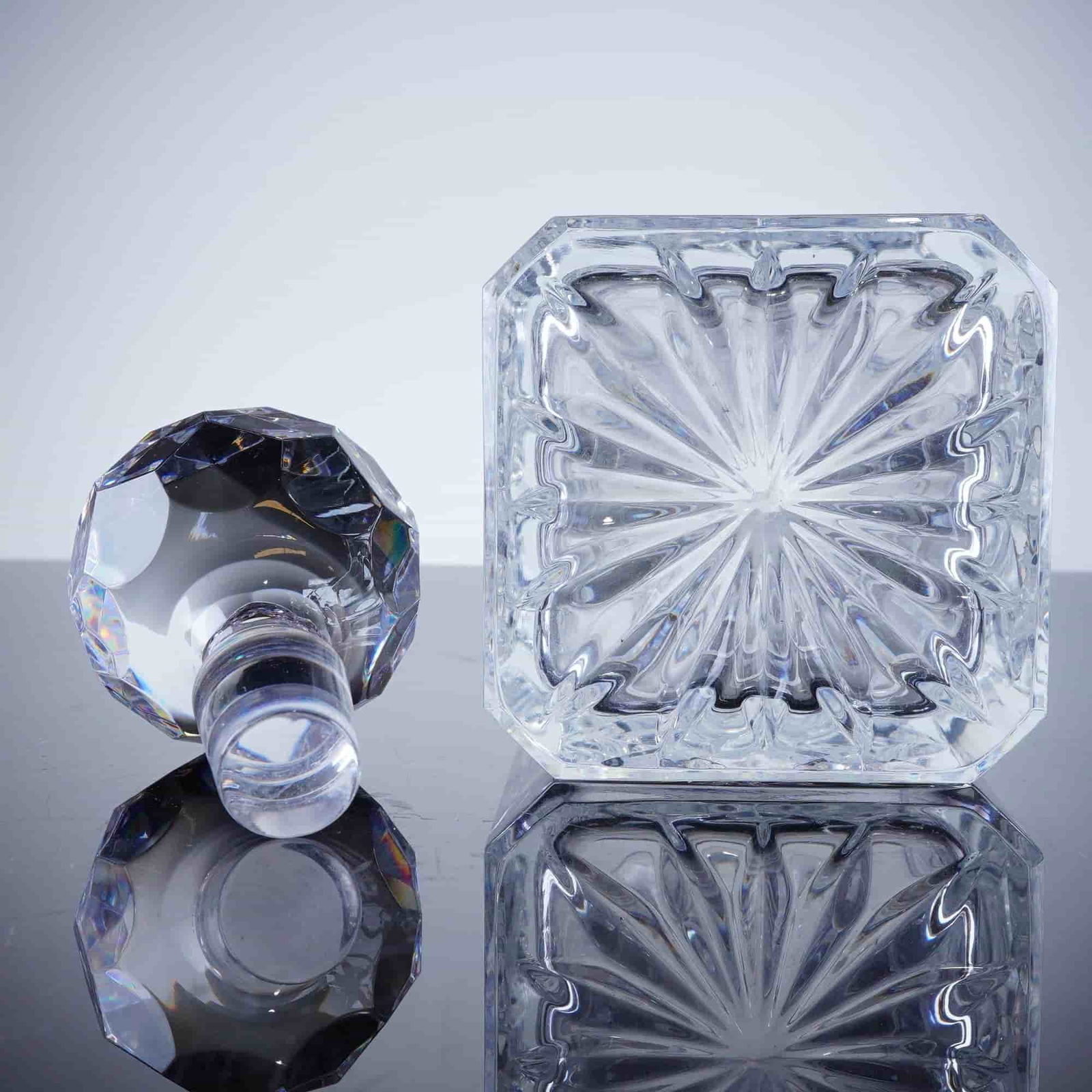 Crystal Square Decanter with Stopper - 4
